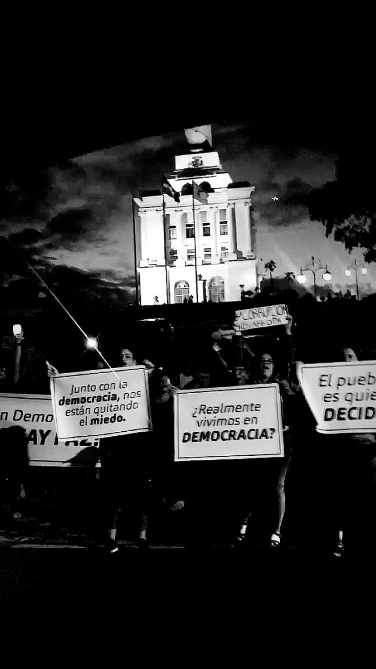 Protesters gathered outside the Monument to the Heroes of the Restoration in Santiago De Los Caballeros after the suspended elections. (Photo Credits: Miranda Abbott)