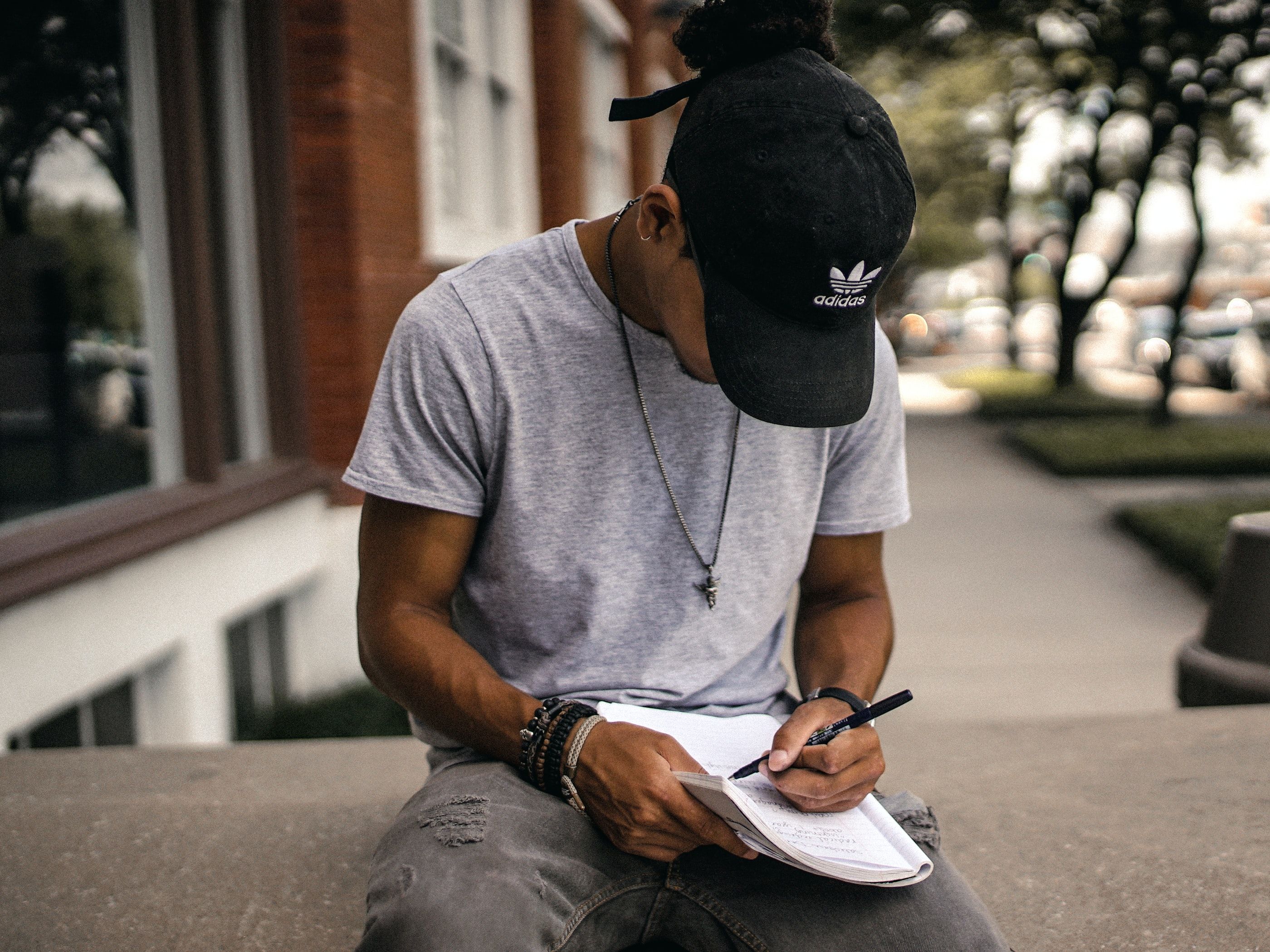 Writing on the Go is what people who have something to share do. It’s the #1 Writing Tip. Writers gotta Write. Photo by Brad Neathery on Unsplash