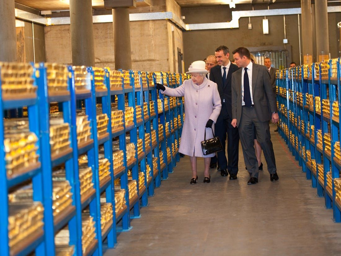 The Queen checking out Gold Bars stored in the vault of the Bank of England (UK’s Central Bank). Source: Business Insider