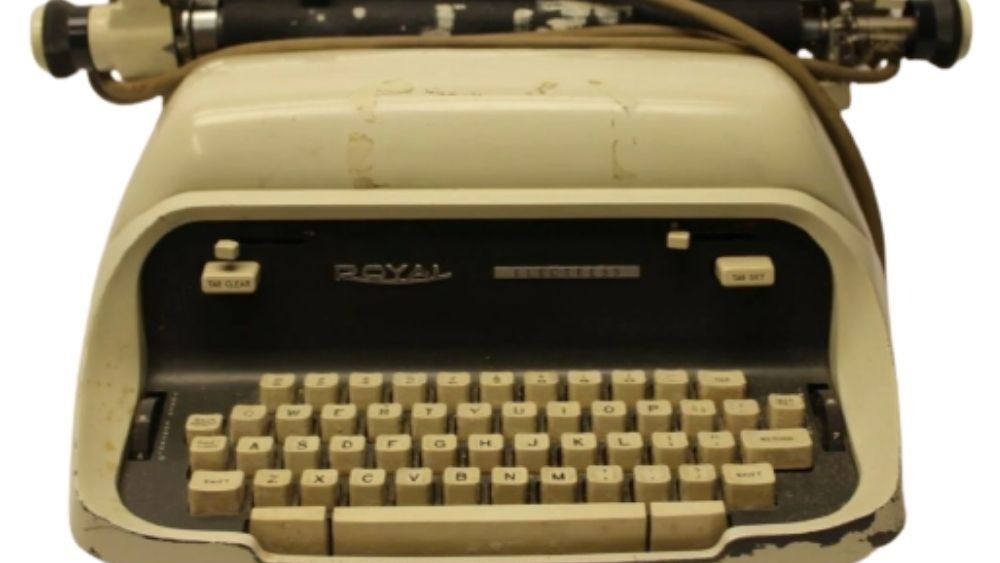 the-different-types-of-typewriters-shafkat-omar-tealfeed